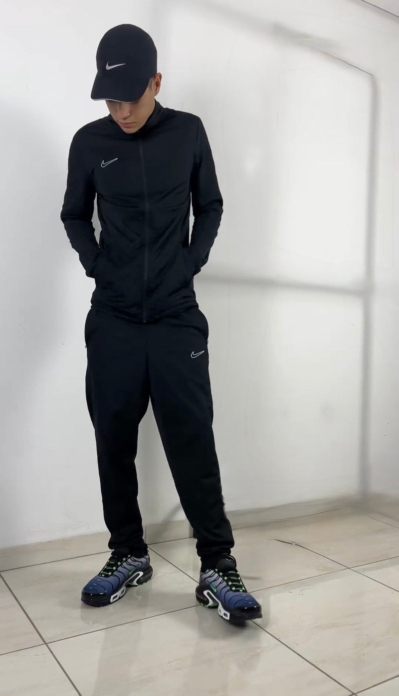 KIT 5 EN 1 CONJUNTOS NIKE -  [Promoción de inicio de año]