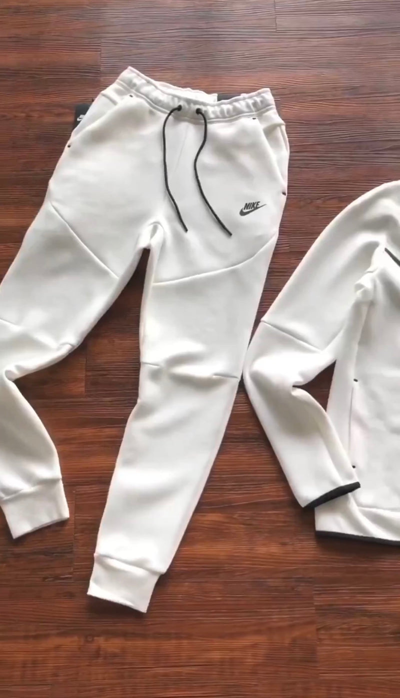 KIT 5 EN 1 CONJUNTOS NIKE -  [Promoción de inicio de año]