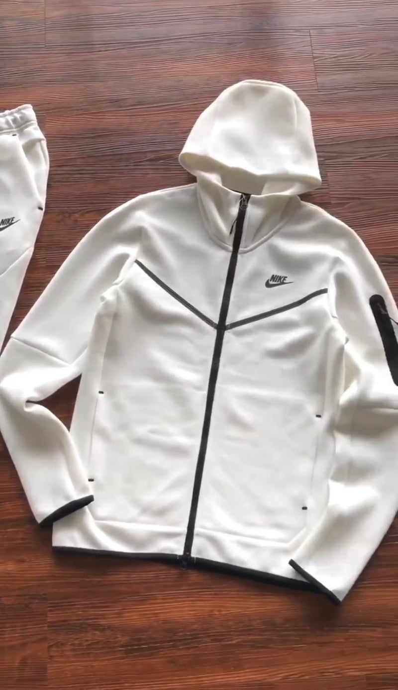KIT 5 EN 1 CONJUNTOS NIKE -  [Promoción de inicio de año]